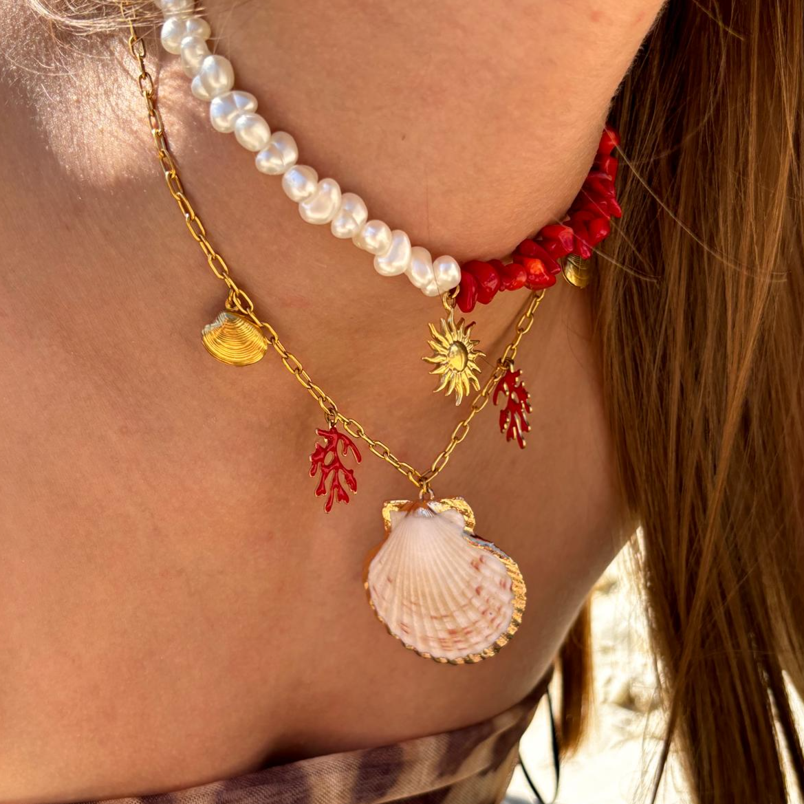 Collier. Gyali