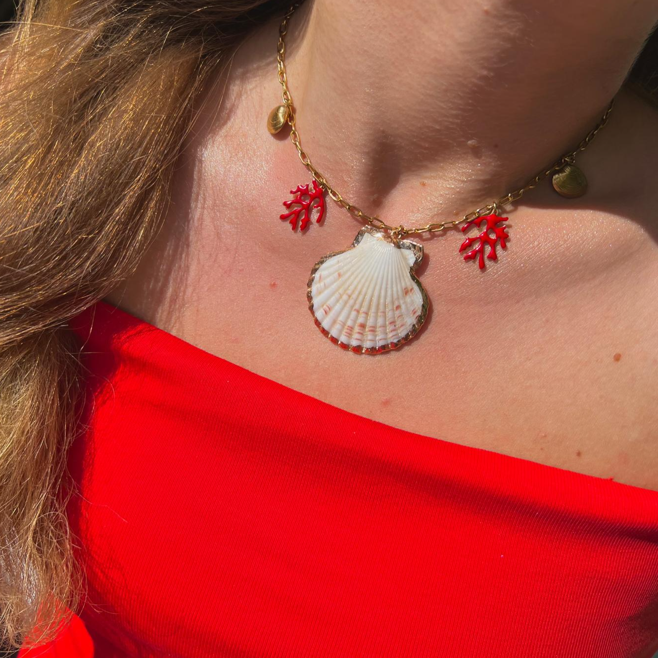 Collier. Saria