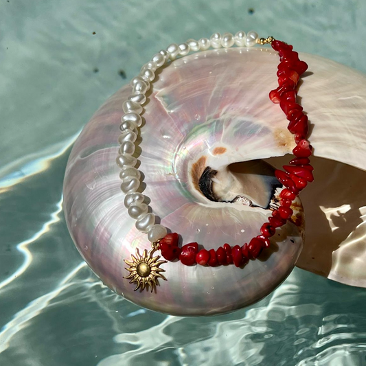 Collier. Gyali