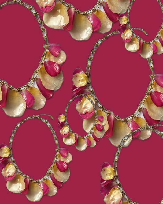 Collier. Petaloso